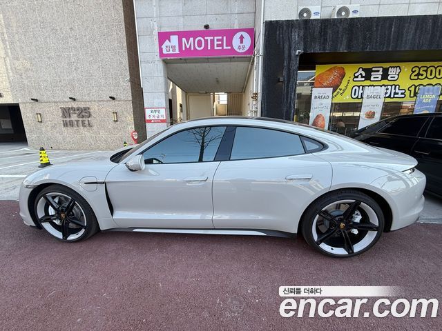 2024 Porsche Taycan