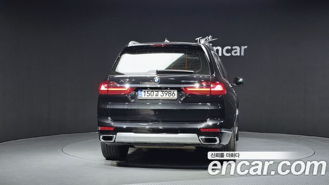 2021 BMW X7