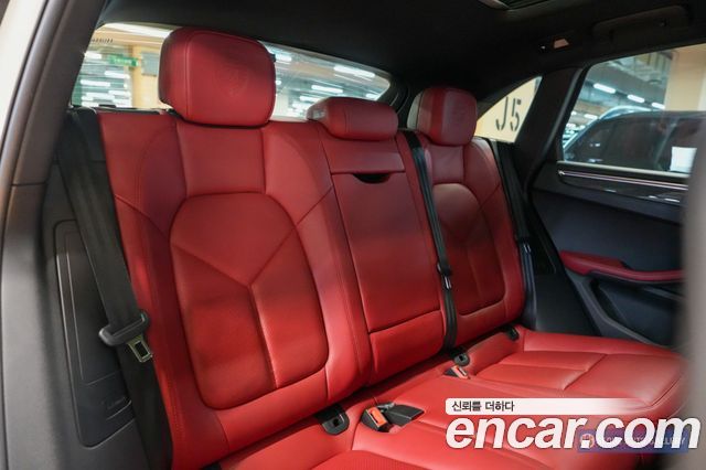 2016 Porsche Macan 95B