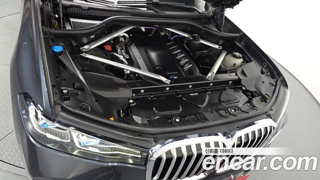 2022 BMW X7