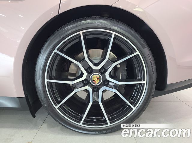 2023 Porsche Taycan