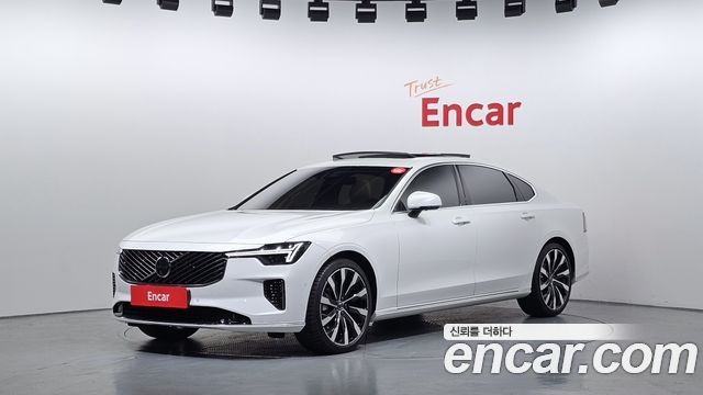 2025 Volvo S90