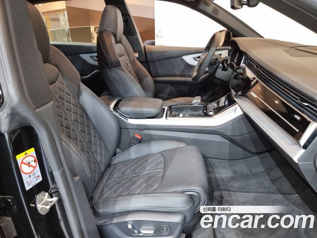 2024 Audi Q8