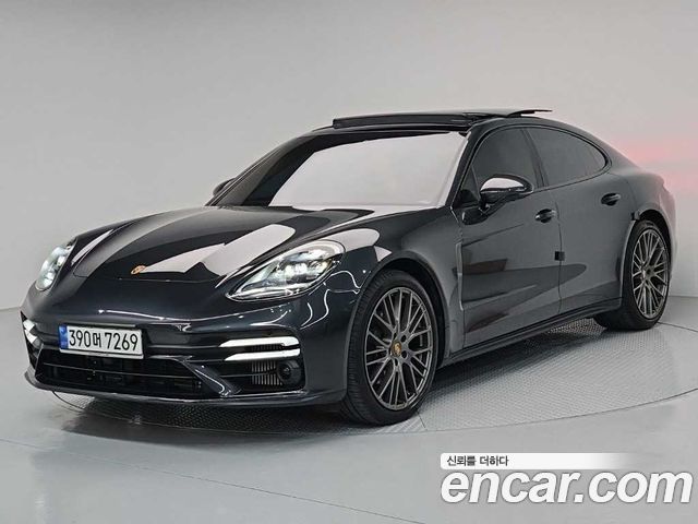 2023 Porsche Panamera