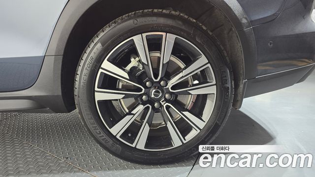 2023 Volvo V60