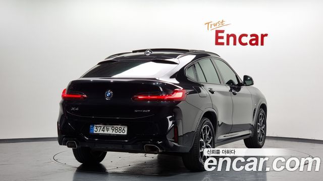 2022 BMW X4