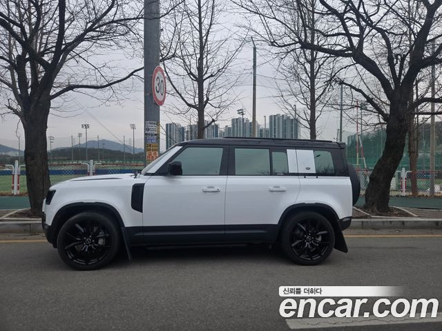 2022 Land Rover Defender 110 D300 HSE