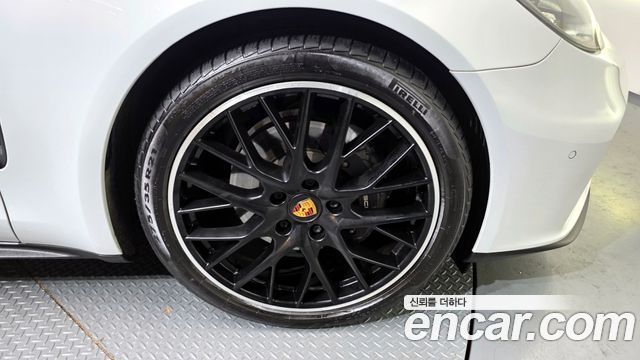 2021 Porsche Panamera