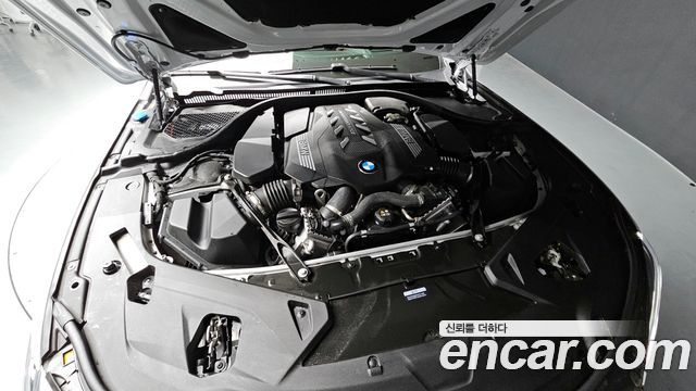 2025 BMW 8-Series