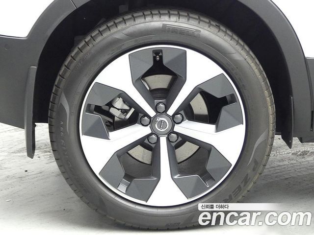 2024 Volvo XC40