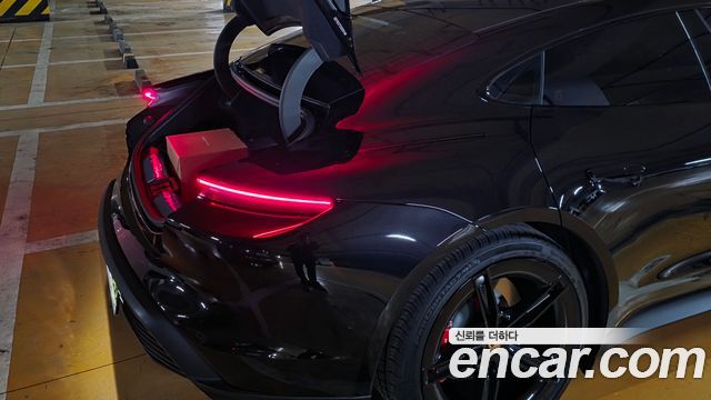 2025 Porsche Taycan 4S