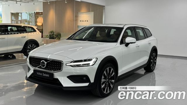 2025 Volvo V60