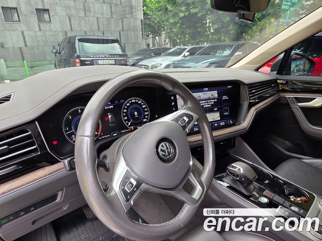 2020 Volkswagen Touareg