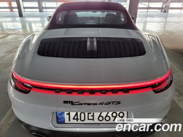 2022 Porsche 911