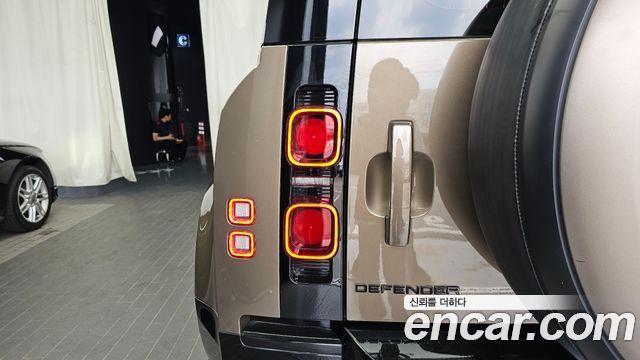 2023 Land Rover Defender
