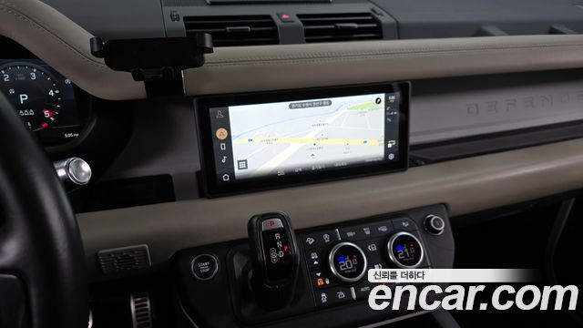 2022 Land Rover Defender 110 D300 HSE