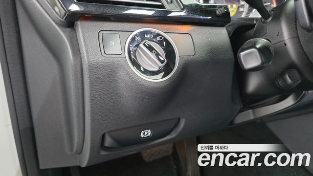2011 Mercedes-Benz E-Class W212