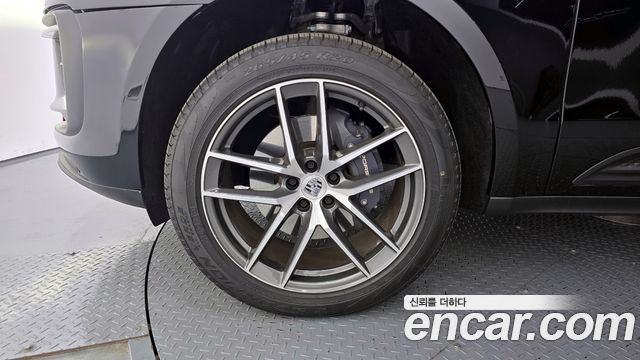 2024 Porsche Macan 95B