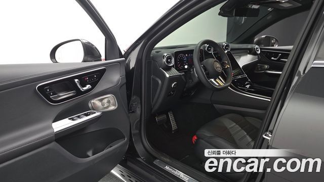 2025 Mercedes-Benz GLC-Class X254