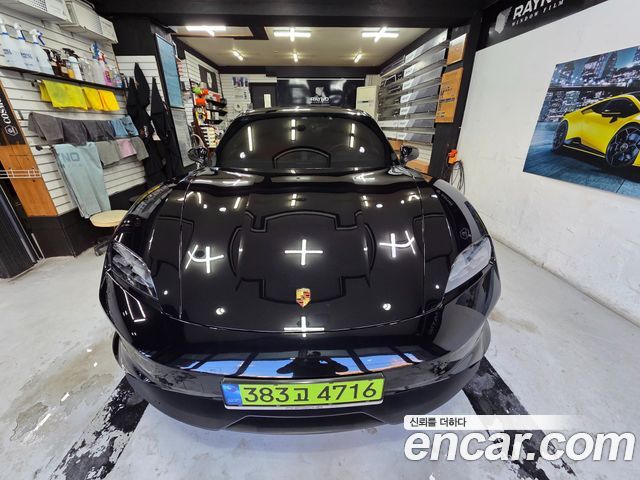 2025 Porsche Taycan
