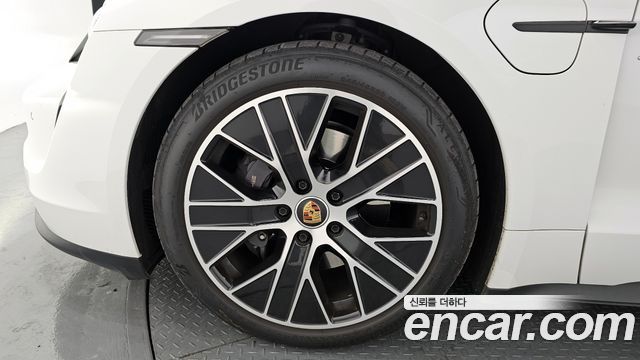 2023 Porsche Taycan