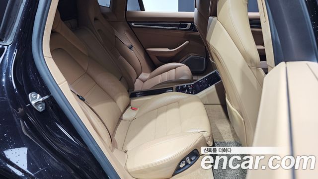 2017 Porsche Panamera