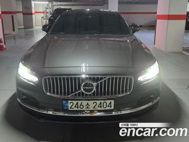 2021 Volvo S90