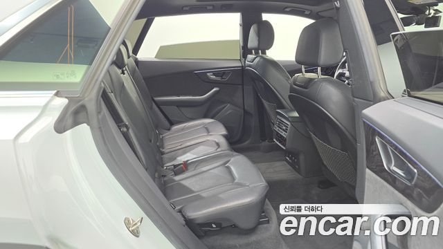2021 Audi Q8