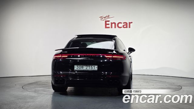 2019 Porsche Panamera