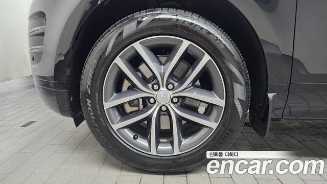 2025 Land Rover Range Rover Evoque