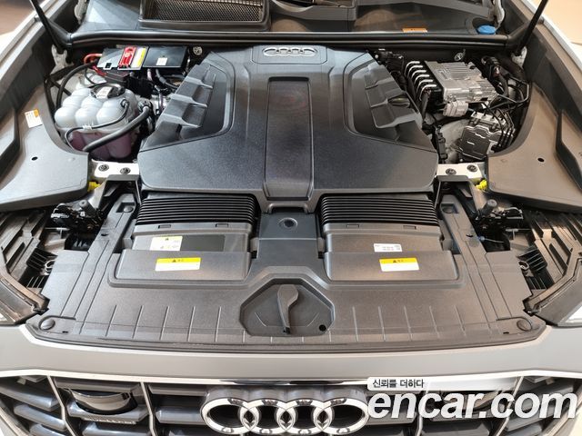 2023 Audi Q8