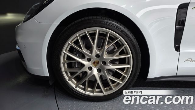 2020 Porsche Panamera
