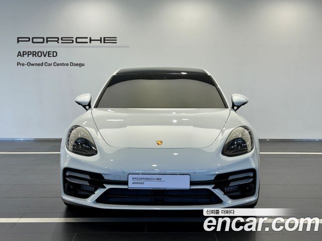 2022 Porsche Panamera