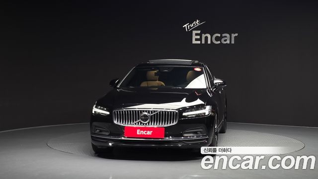 2022 Volvo S90