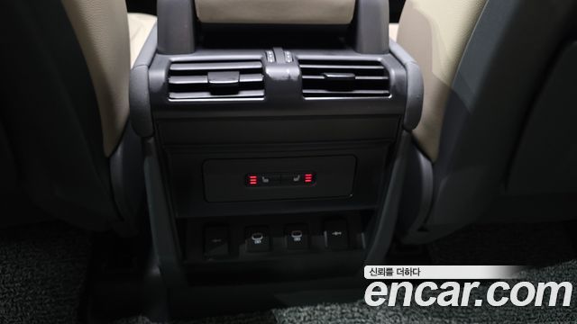 2021 Land Rover Defender 110 D250 S