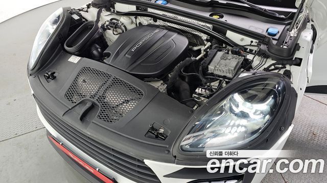 2020 Porsche Macan 95B