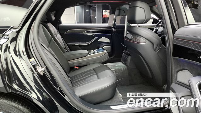 2022 Audi A8