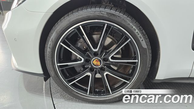 2023 Porsche Panamera