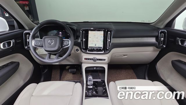 2024 Volvo XC40