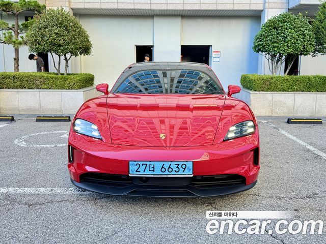 2025 Porsche Taycan