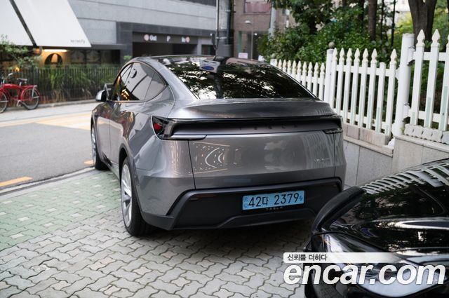 2025 Tesla Model Y
