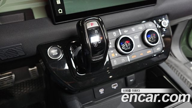 2023 Land Rover Defender