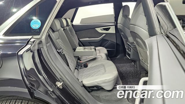 2021 Audi Q8