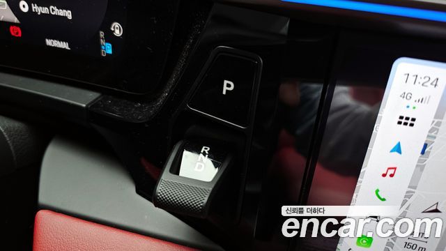 2025 Porsche Macan EV 4S
