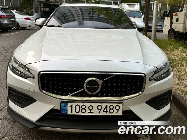 2023 Volvo V60
