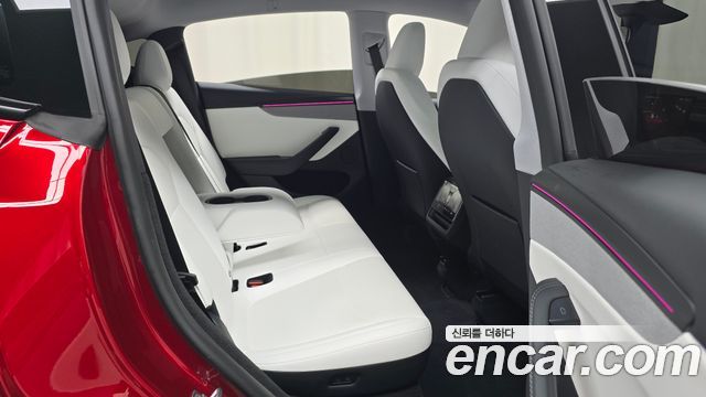 2025 Tesla Model Y RWD