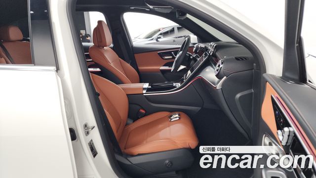 2025 Mercedes-Benz GLC-Class X254